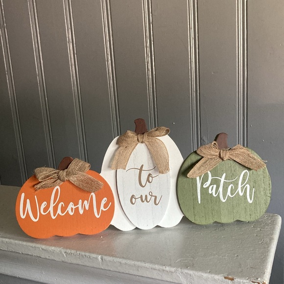 NWT- Welcome To Our Patch- Triple Wooden Pumpkin Sign w/ Easel Stand - Picture 13 of 17